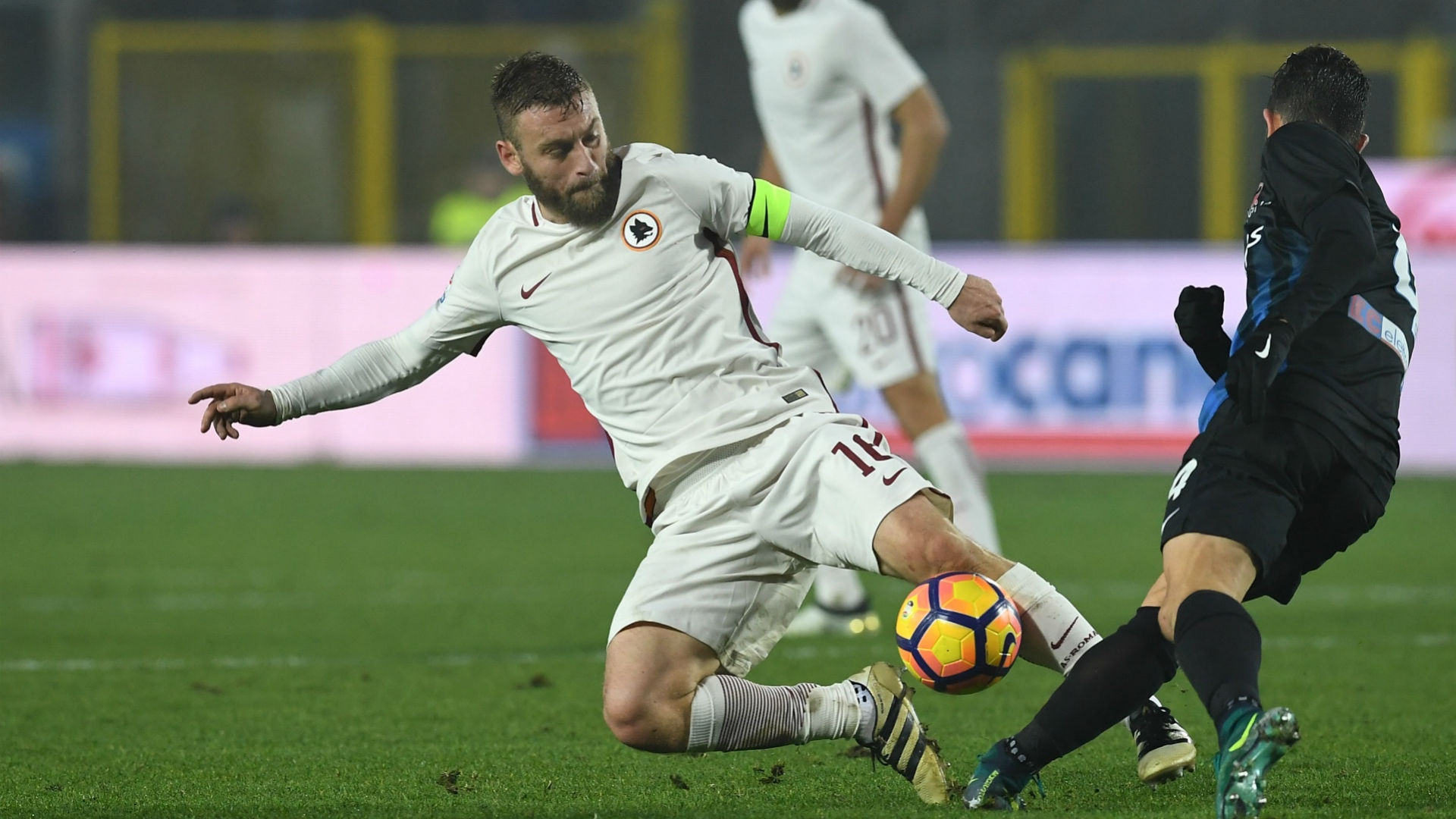 I hope I don't jinx him - De Rossi tips Gagliardini as his 'heir'