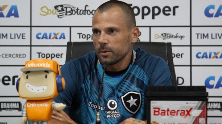 Diego Cavalieri minimiza disputa com Gatito no gol do Botafogo