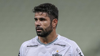 Corinthians fala em desistência da negociação, mas não comunicou Diego Costa.