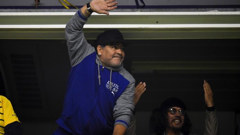 Com ajuda de hacker, Maradona encontra responsável por áudio falso sobre sua morte
