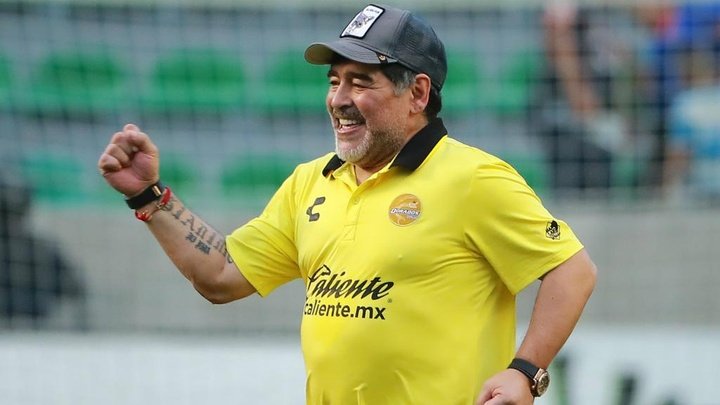 Maradona allays fan fears after health scare
