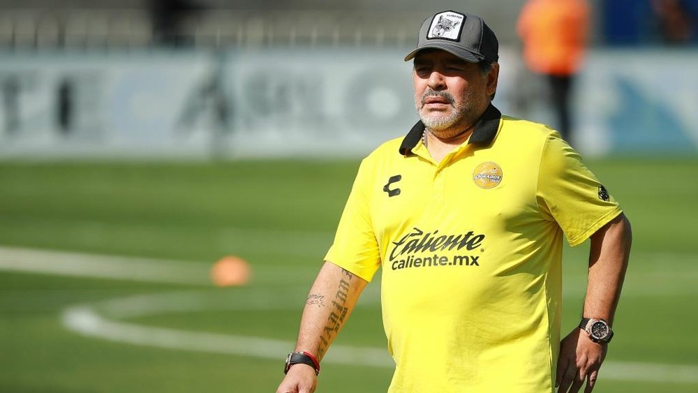 Allarme Maradona: 'Non ha più cartilagine alle ginocchia'