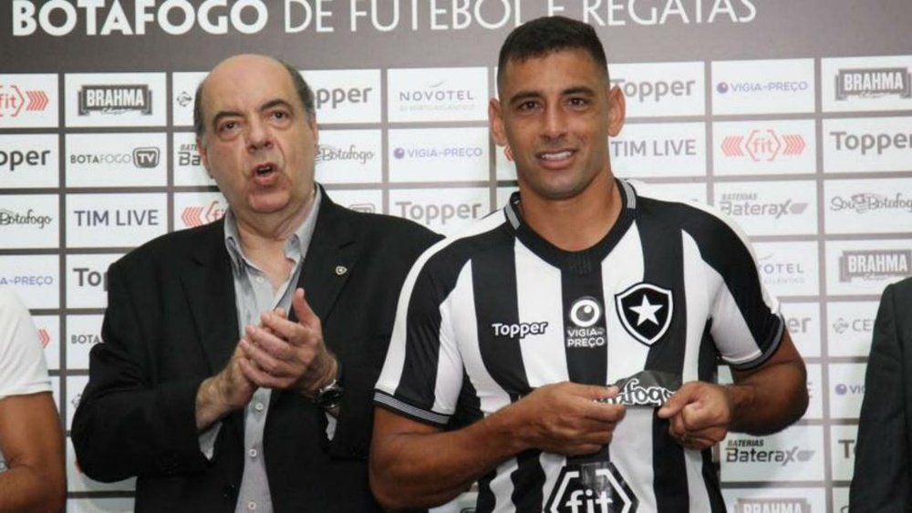 Diego Souza é apresentado no Botafogo. Goal