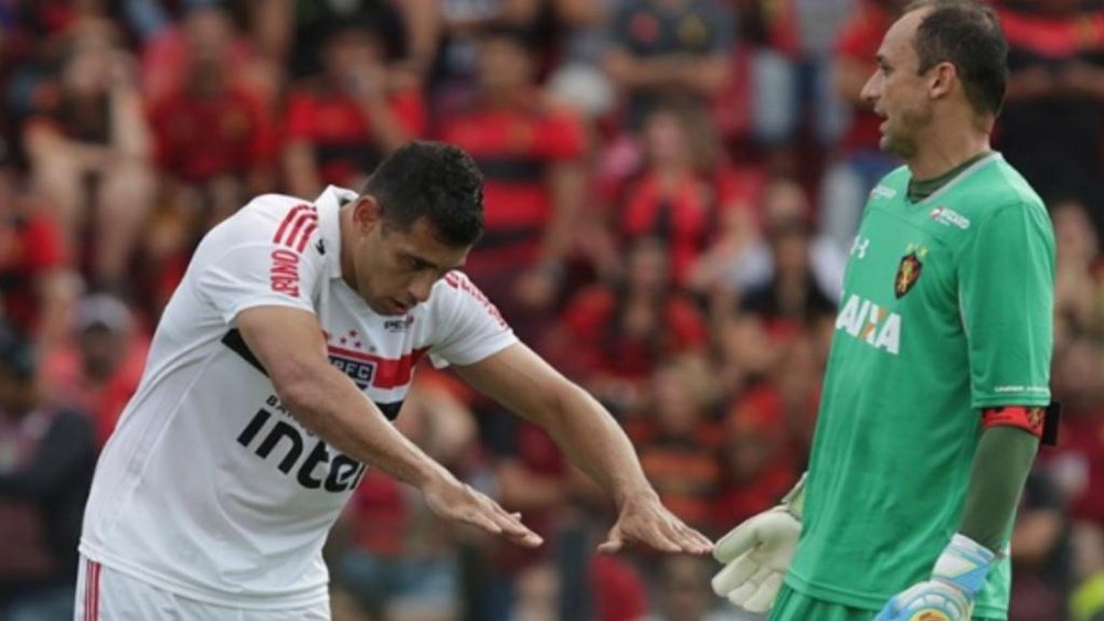 São Paulo: Diego Souza não segura emoção contra o Sport, e Aguirre mantém pés no chão