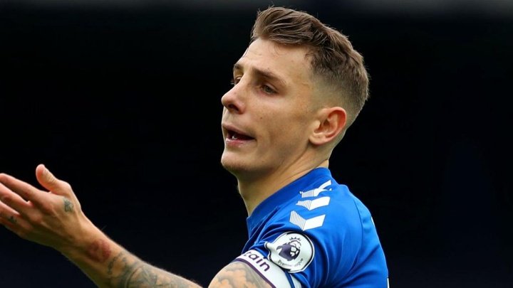 Digne leaves France camp with injury