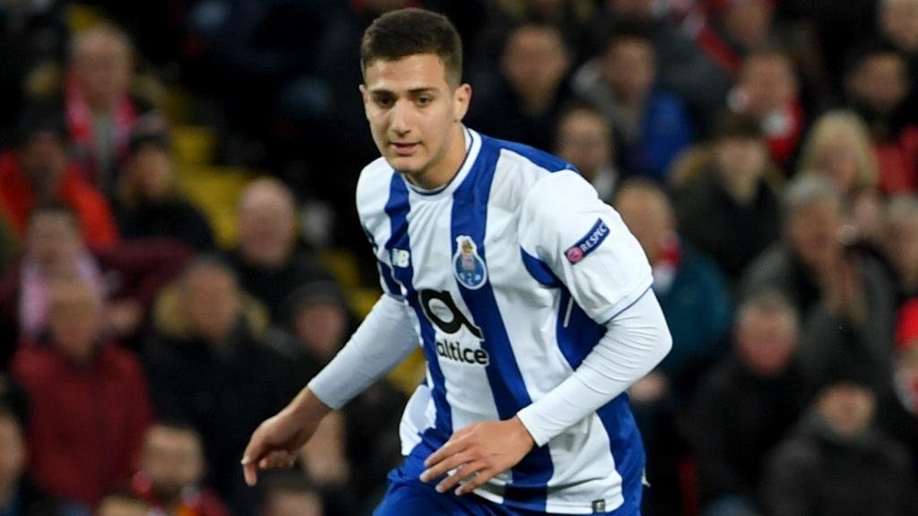 Dioga Dalot makes his debut tonight. GOAL