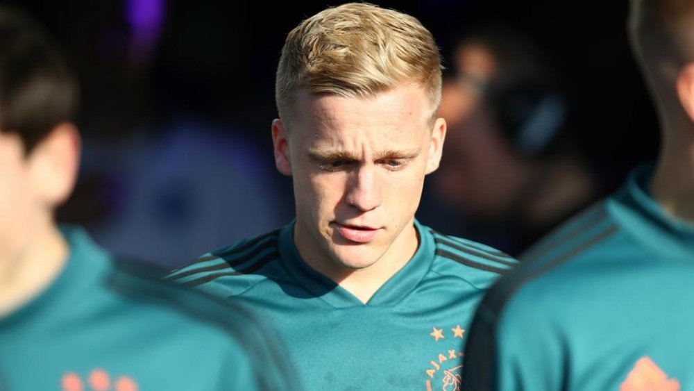 Van de Beek rules out move