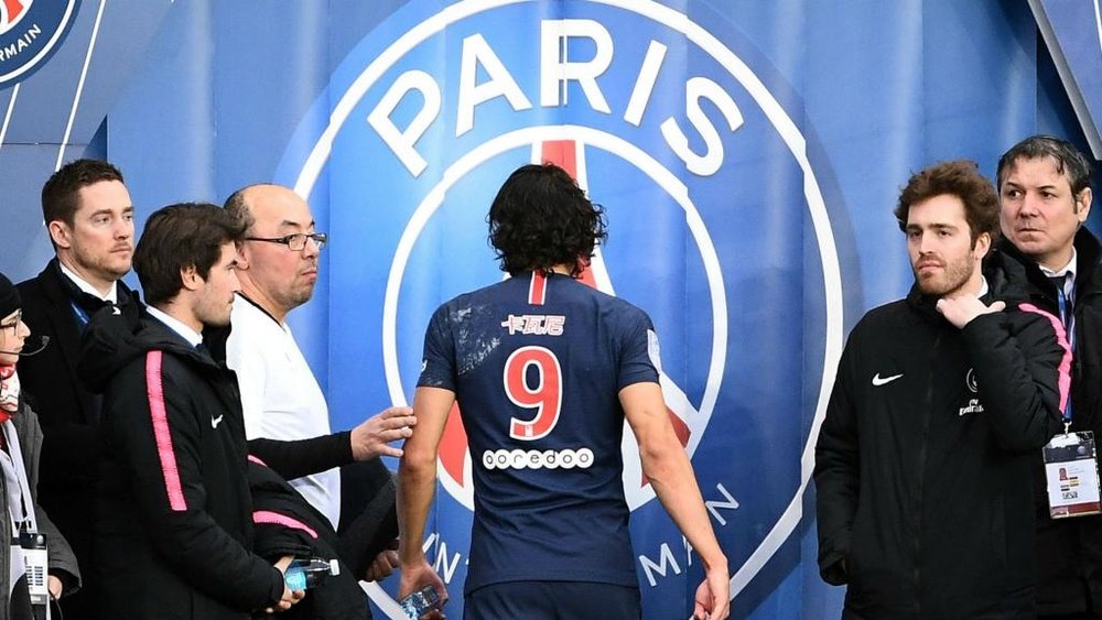 Cavani limped out of his side's win over Bordeaux on Sunday. GOAL