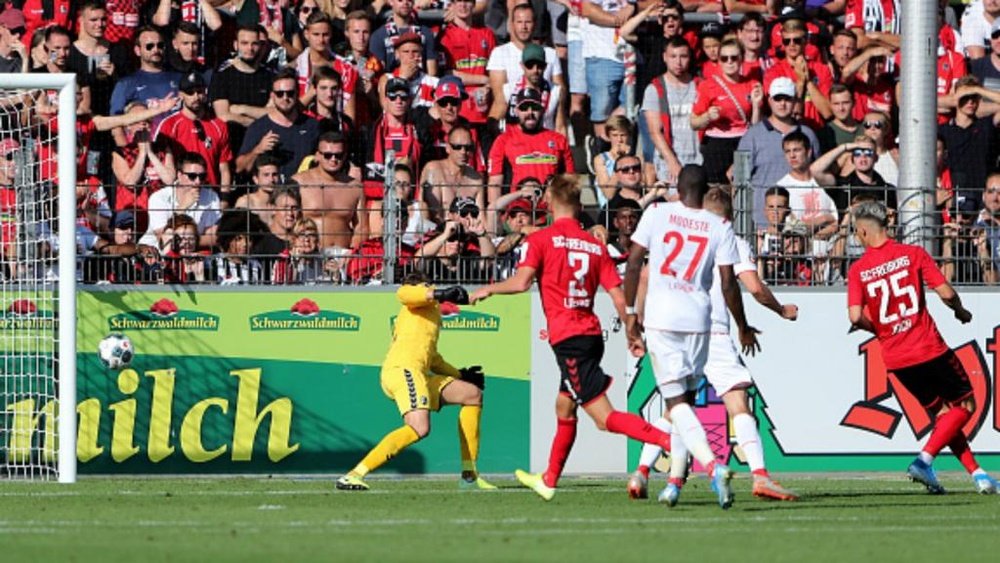 Ellyes Skhiri réussit ses débuts en Bundesliga. Goal