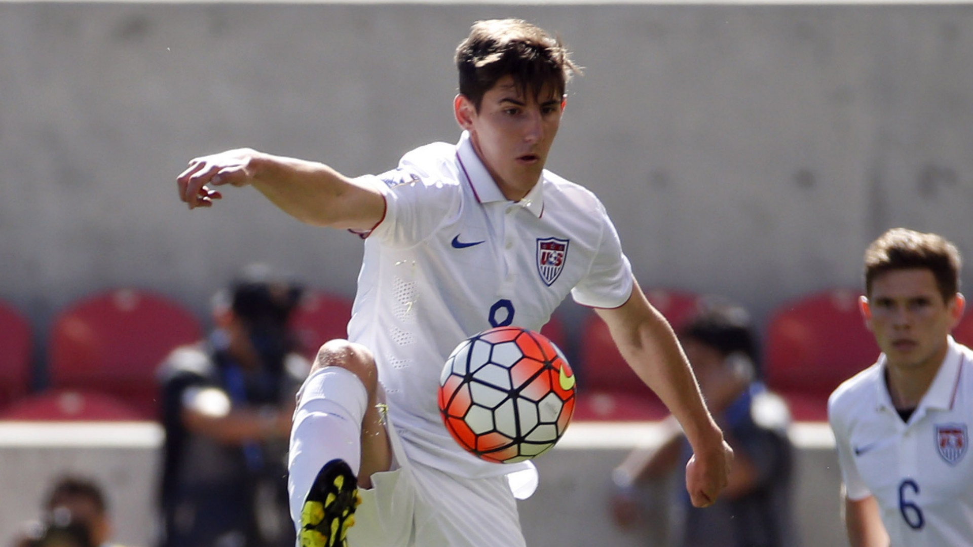 Emerson Hyndman joins Rangers on loan