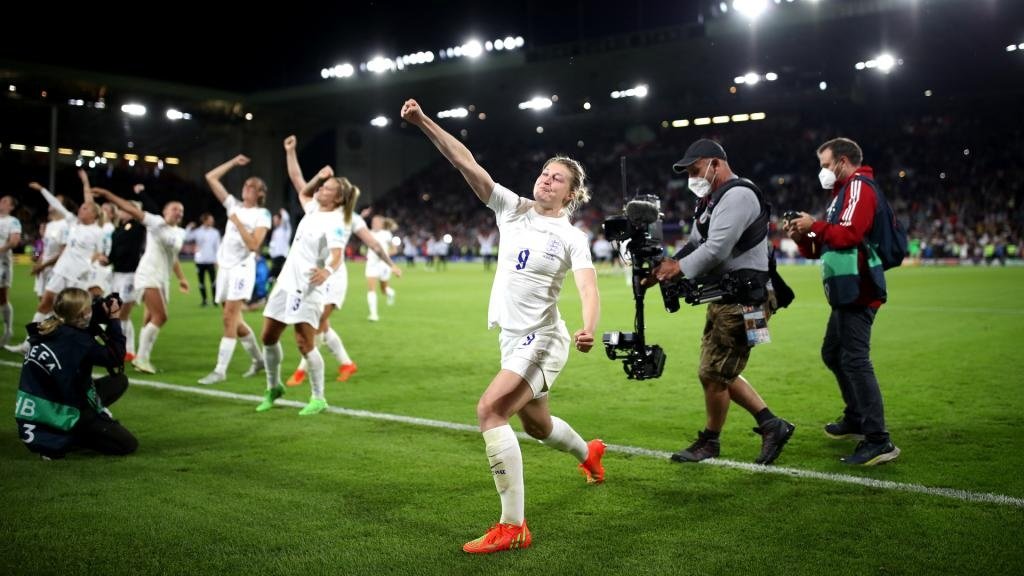 'I think it's finally coming home' – Carragher backs Wiegman's Lionesses for final glory