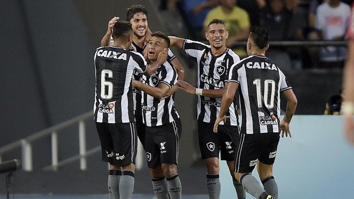 Botafogo 2 x 1 Flamengo: Fogão se afasta da zona de rebaixamento e complica rival