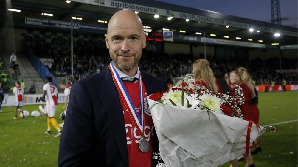 Ten Hag dedicates Ajax's title to 'Appie' Nouri.