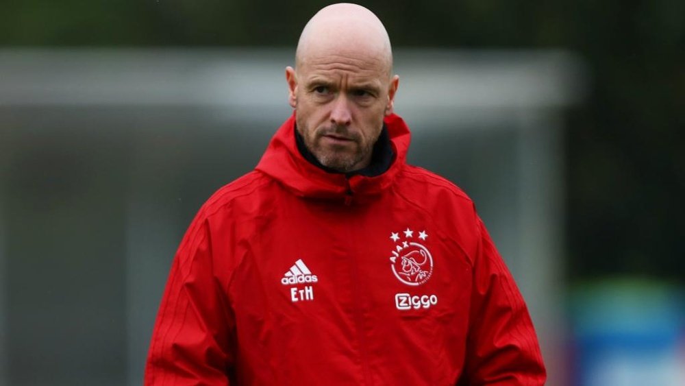 Tadic hails 'important' Ten Hag as Ajax boss expects to stay.