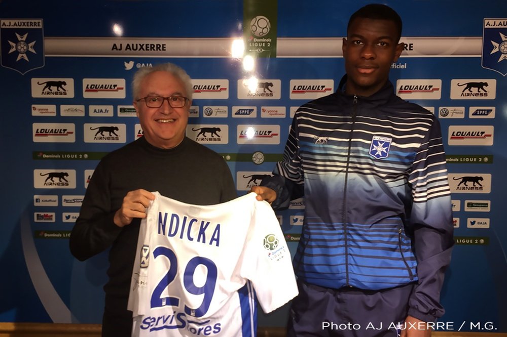Monaco, Lille et Rennes s'intéressent à Evan Ndicka (Auxerre). AFP