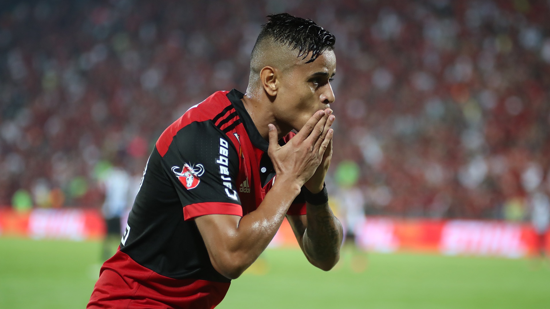 O jogador tem estado em destaque no 'Fla'. Goal