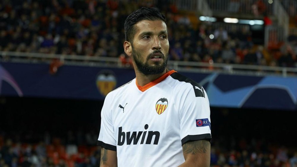 Valencia's Garay expected to miss rest of the season after ACL surgery. AFP