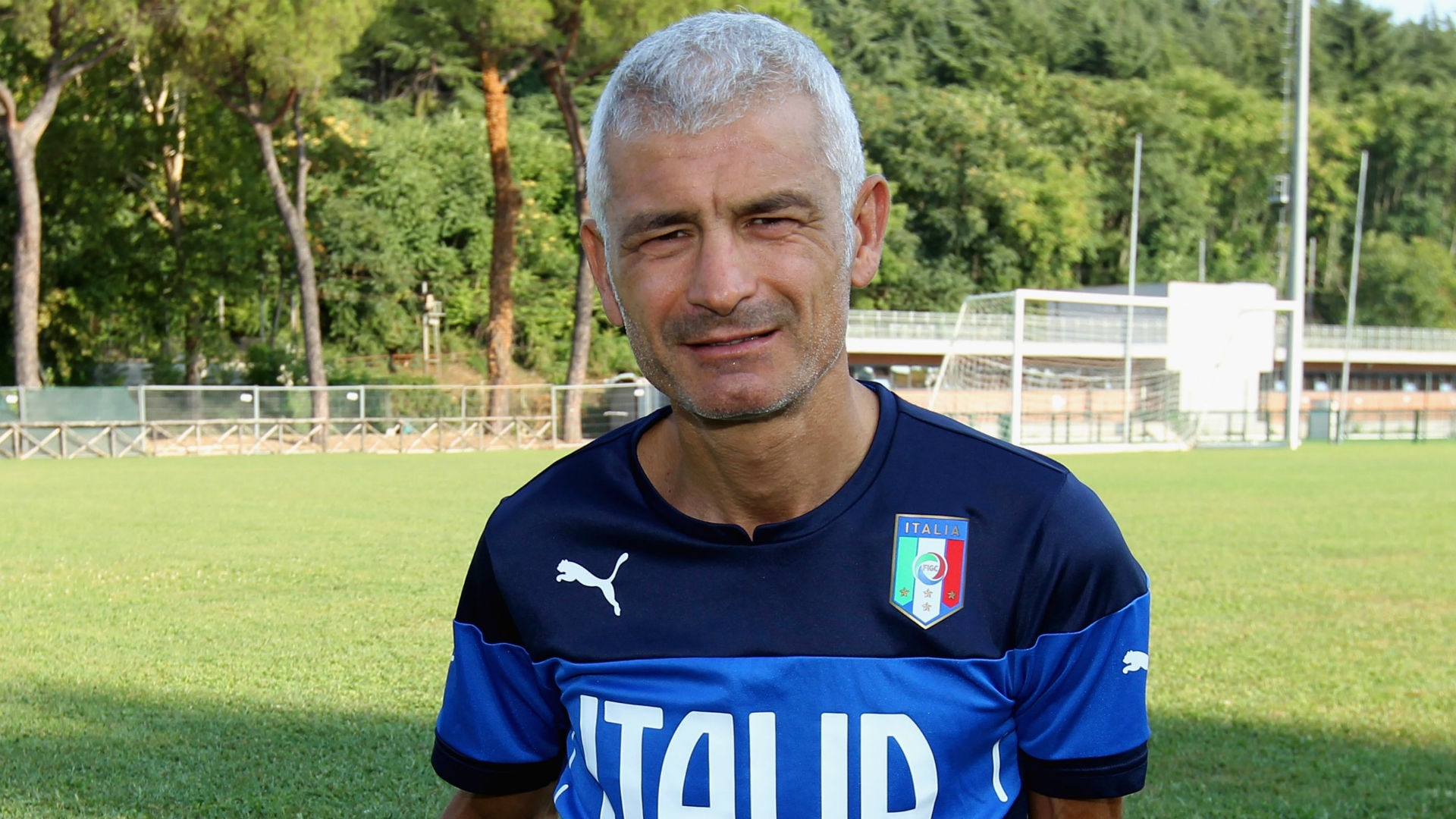 Ex-Juventus star Ravanelli wants Dundee job