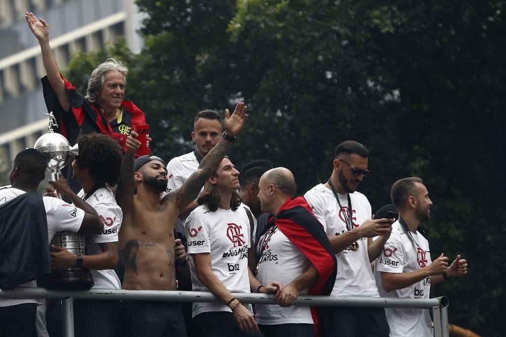 Flamengo estuda desfilar domingo à noite no Rio se vencer o Mundial de Clubes