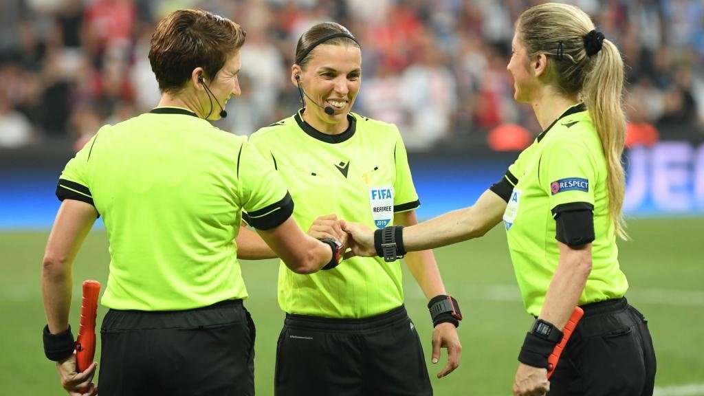 Klopp applauds performance of referee Stephanie Frappart and UEFA Super Cup officials