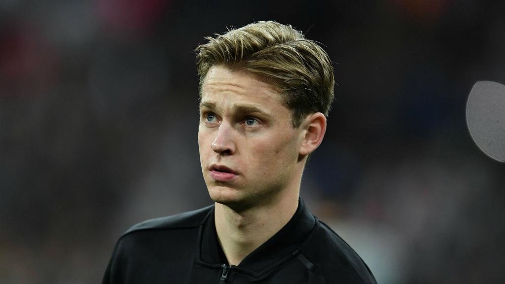 De Jong's injury could mean trouble for next week's UCL clash. GOAL