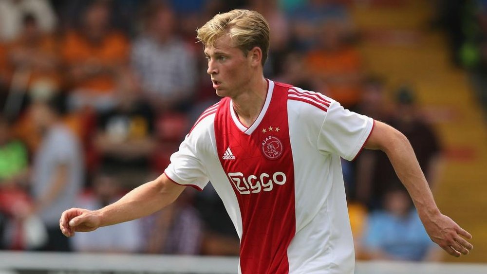 Mercado: De Jong garante que fica no Ajax até o final da temporada
