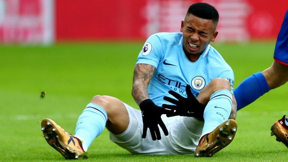 Gabriel Jesus ganha conselhos de Ronaldo. Goal
