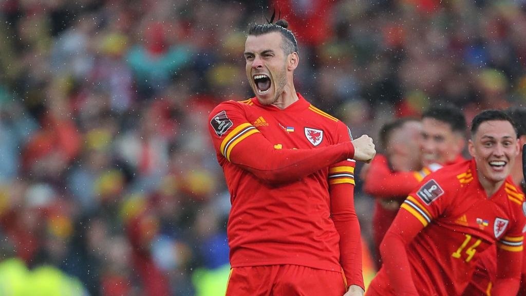 Bale leaves door open for Cardiff City move as he ponders future