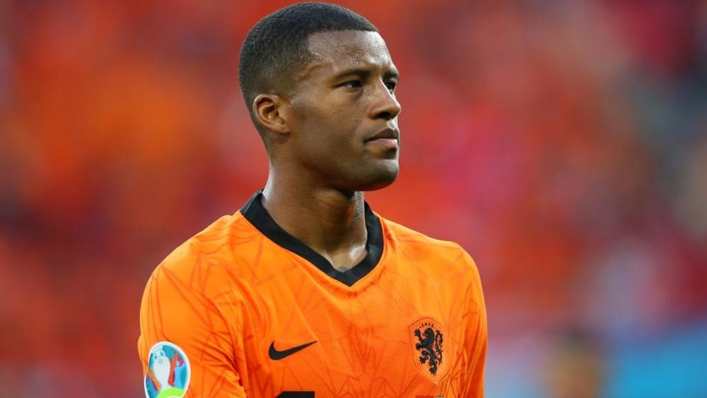 Van Gaal concerned about Wijnaldum's lack of playing time at PSG