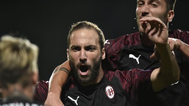 Dudelange-Milan 0-1: Higuain punge anche in Europa