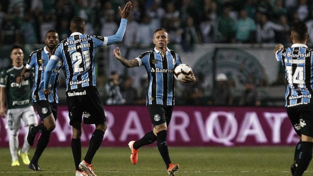 Visitors reach Copa Libertadores semis on away goals.