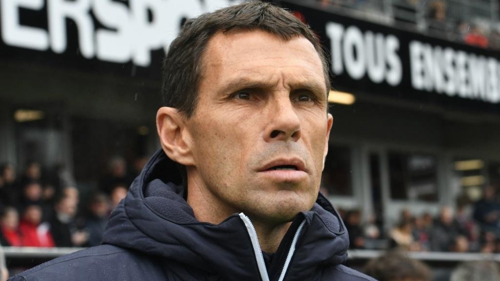 Poyet threatens to quit Bordeaux