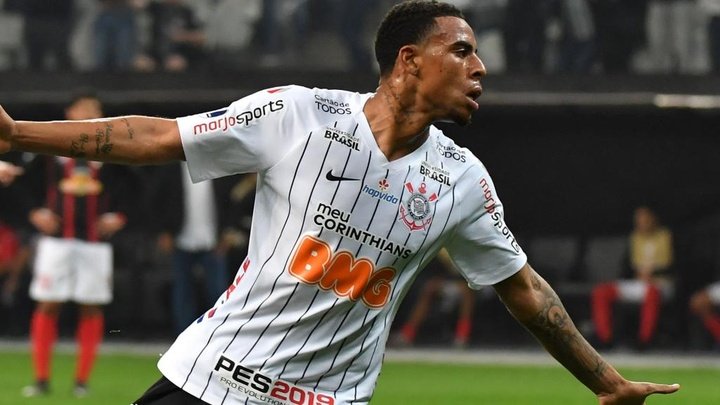 Corinthians renova contrato de Gustagol até 2022