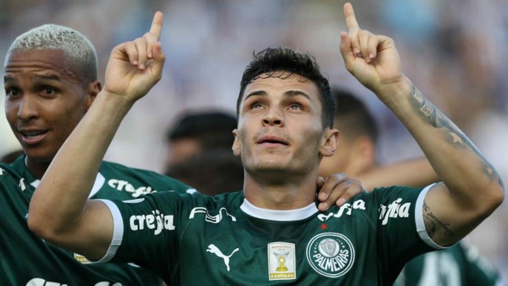 Sem meio-termo! Palmeiras goleia o Santos e segue líder