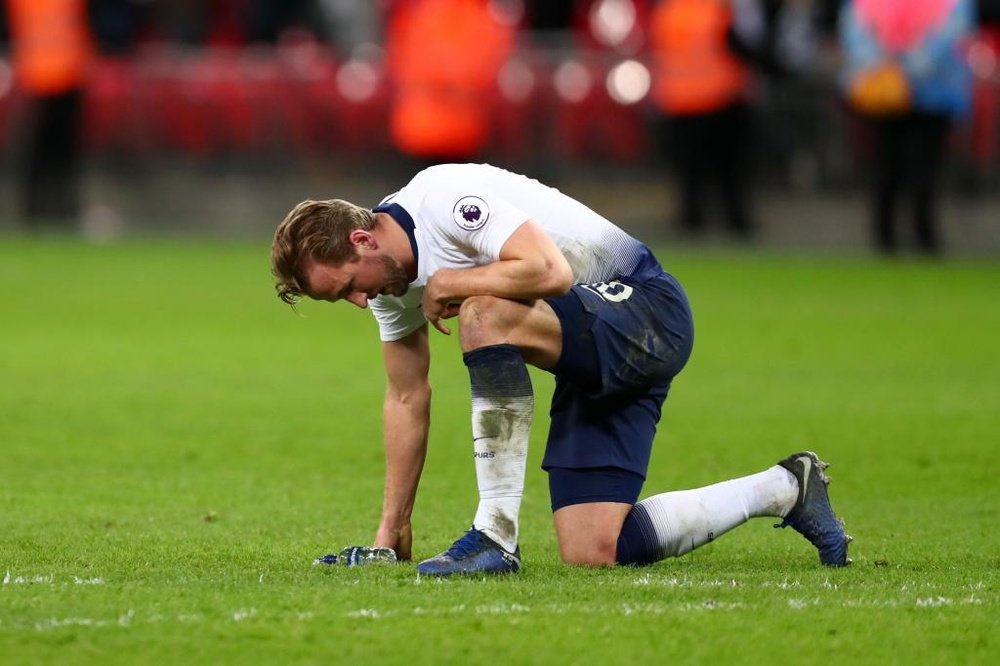 Kane vai desfalcar Tottenham por pelo menos um mês e meio