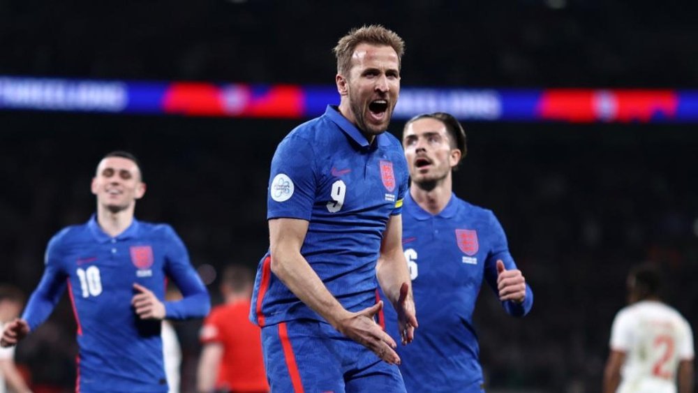 Kane in 'amazing company'. GOAL