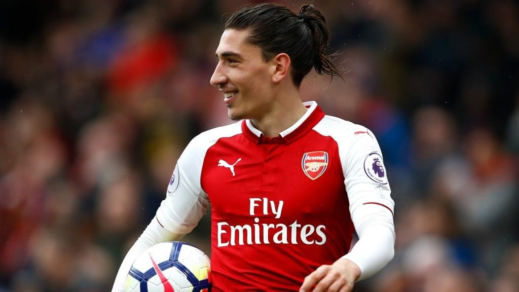 Bellerin will miss 'father-figure' Wenger. GOAL