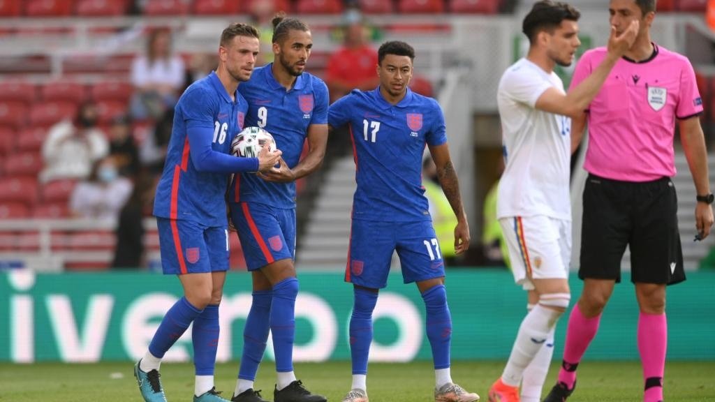 Southgate puzzled by Henderson's decision to take penalty