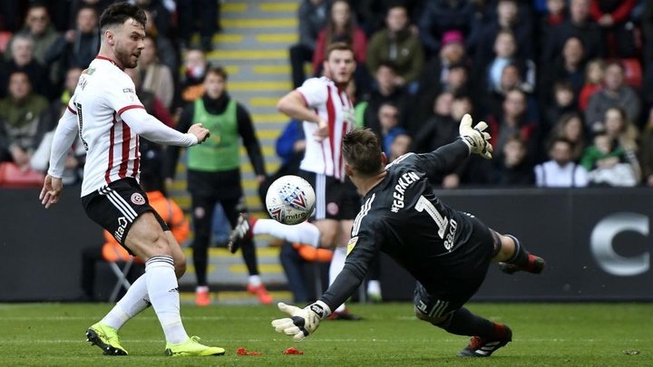 Blades close in on Premier League return after Ipswich win