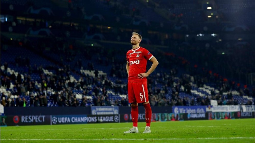 Howedes was disappointed to lose on his return to Schalke. GOAL
