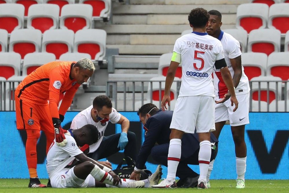 Idrissa Gueye sort sur blessure.goal