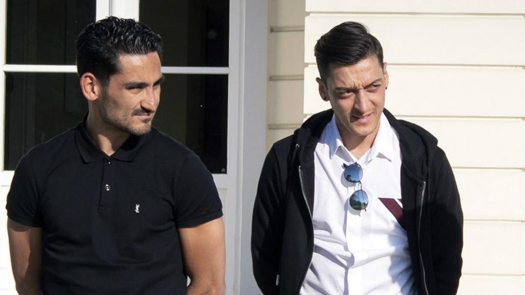 Effenberg, sans pitié avec Ilkay Gundogan et Mesut Ozil. Goal