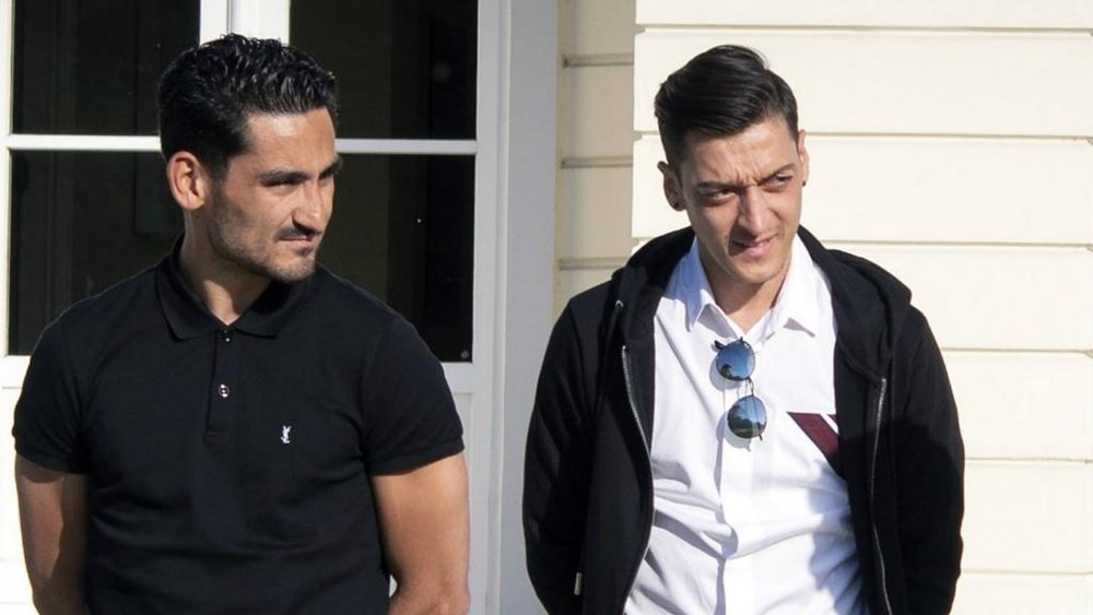 Effenberg, sans pitié avec Ilkay Gundogan et Mesut Ozil. Goal
