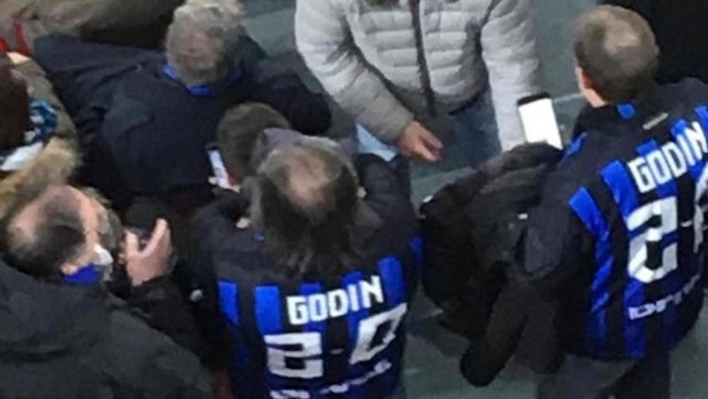 Inter-Rapid, a San Siro spuntano le maglie 'celebrative' di Godin: '2-0'. Goal