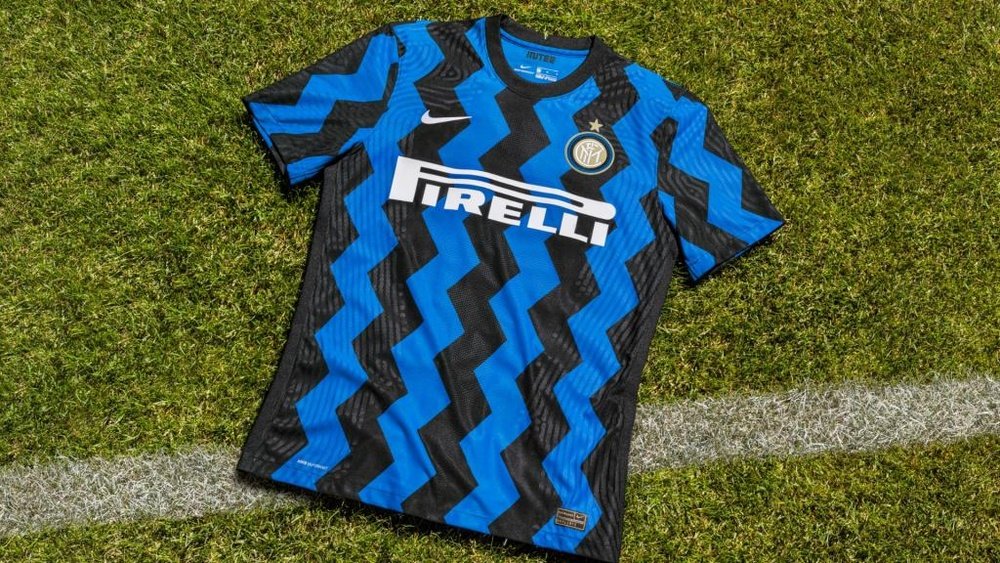 L'Inter dévoile son nouveau maillot domicile. GOAL