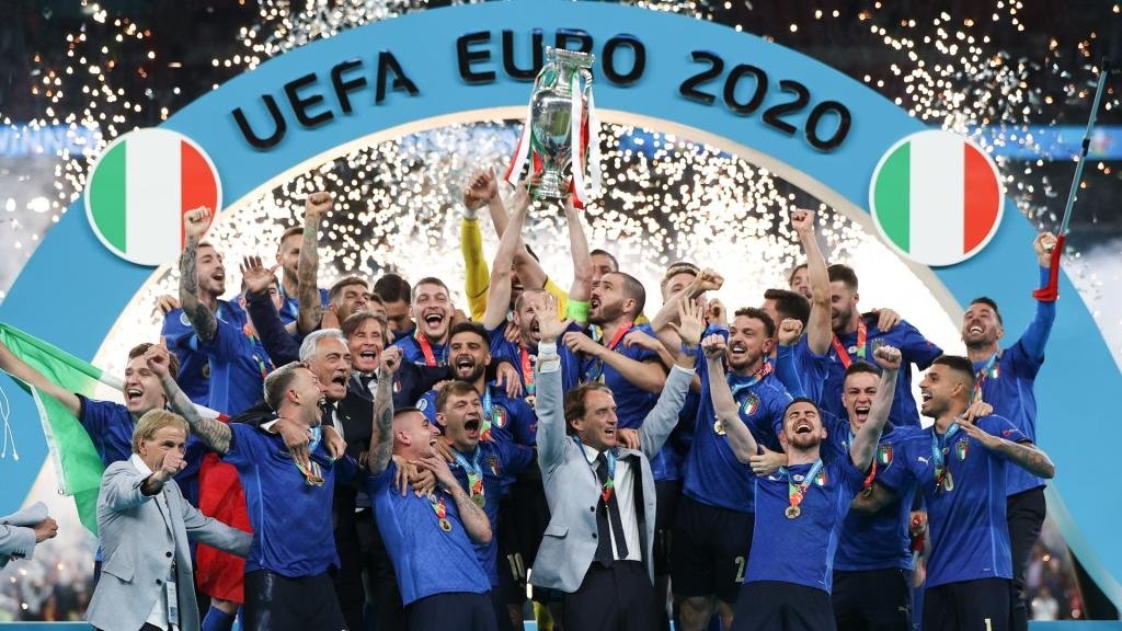 Euro 2020: Smart pressing, midfield control and attacking fluidity – how Mancini guided Italy to glo