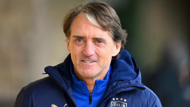 Mancini leaves out Balotelli of Italy's World Cup play-off squad