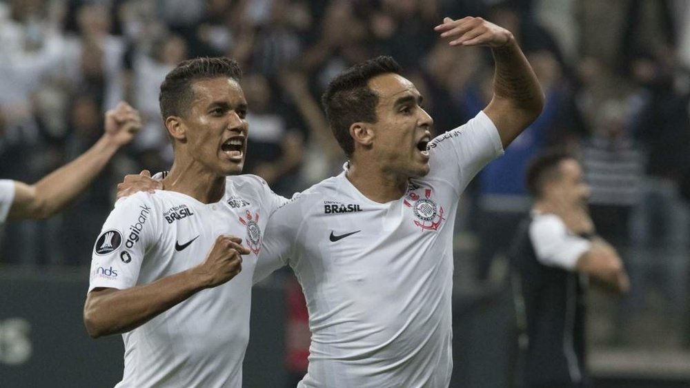 Jadson e Pedrinho - Corinthians. Goal