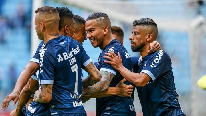 Grêmio reencontra o caminho da vitória e goleia o Botafogo
