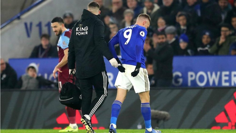 Jamie Vardy had to go off injured for Leicester just before the interval. GOAL